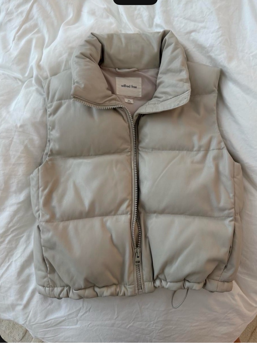 Aritzia Wilfred Free Kids Puffer Vest in Light Beige